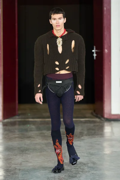 Look 1